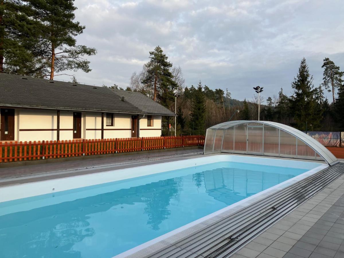 Kněžmost Raj Sportovni A Rekreacni Resort Branzez מראה חיצוני תמונה