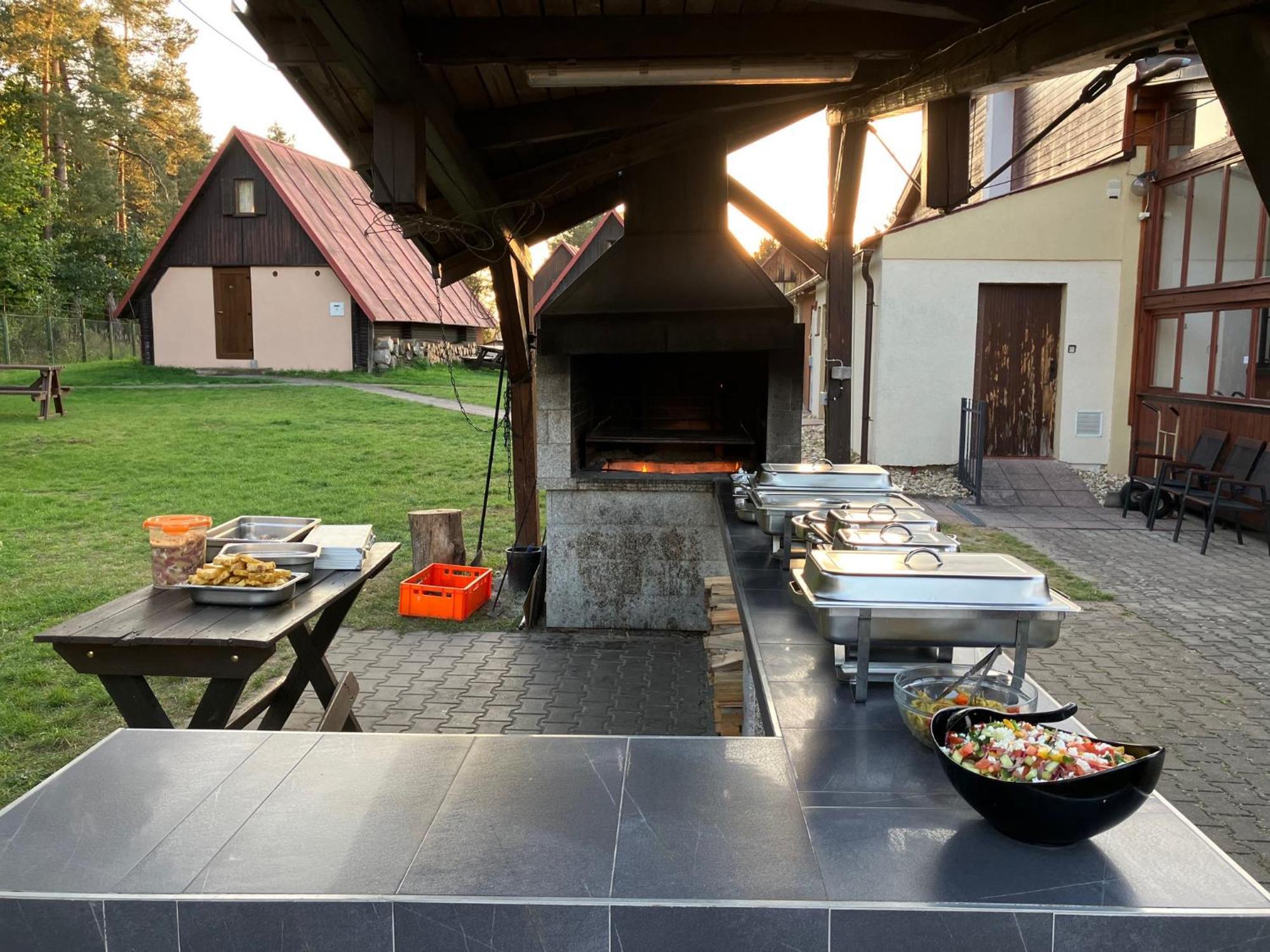 Kněžmost Raj Sportovni A Rekreacni Resort Branzez מראה חיצוני תמונה