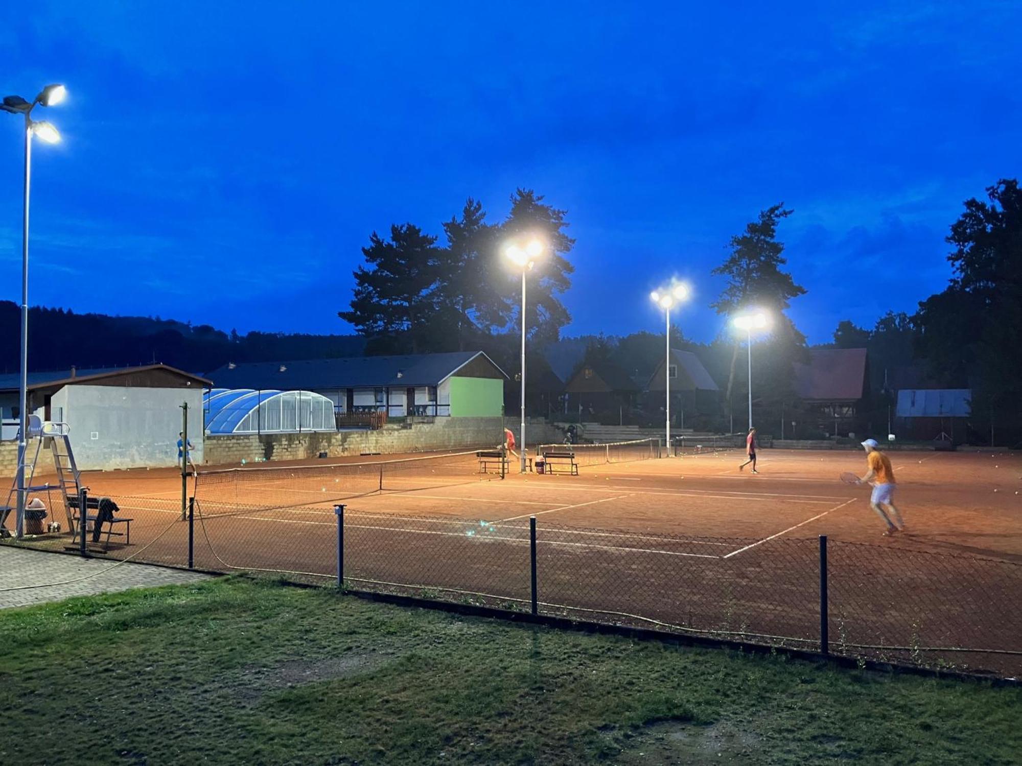 Kněžmost Raj Sportovni A Rekreacni Resort Branzez מראה חיצוני תמונה