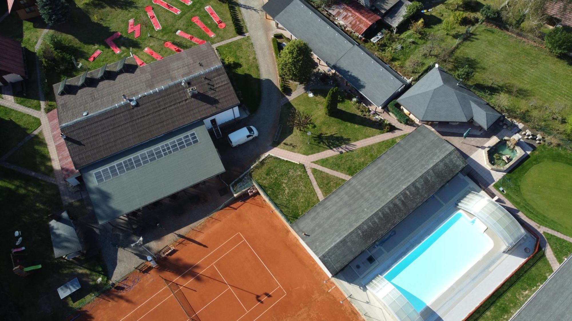 Kněžmost Raj Sportovni A Rekreacni Resort Branzez מראה חיצוני תמונה