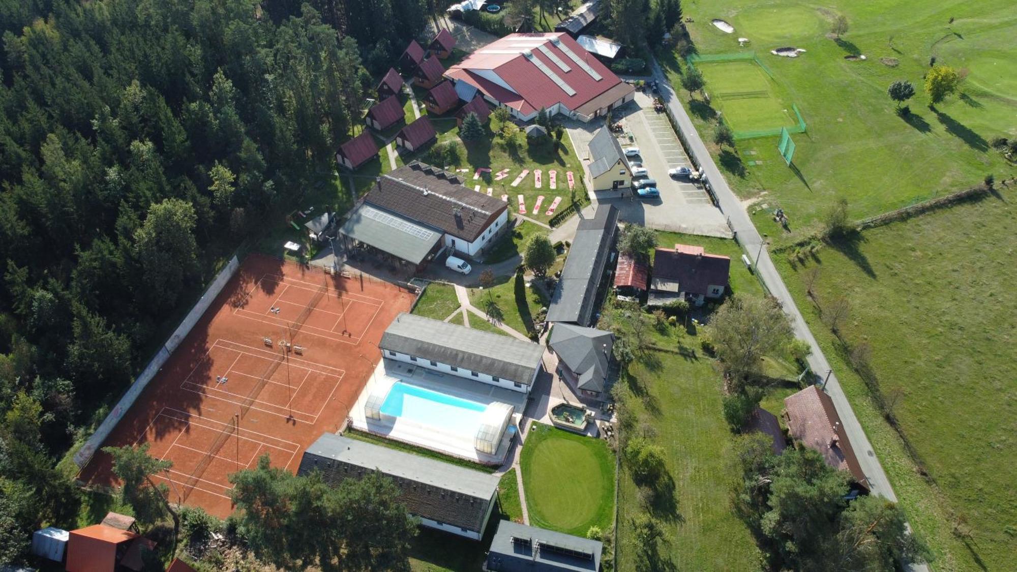 Kněžmost Raj Sportovni A Rekreacni Resort Branzez מראה חיצוני תמונה