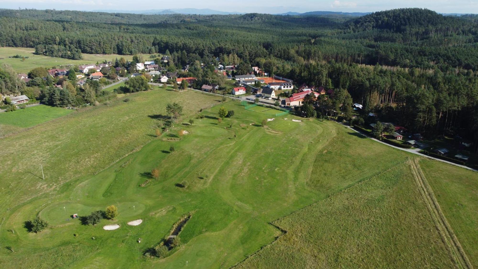 Kněžmost Raj Sportovni A Rekreacni Resort Branzez מראה חיצוני תמונה