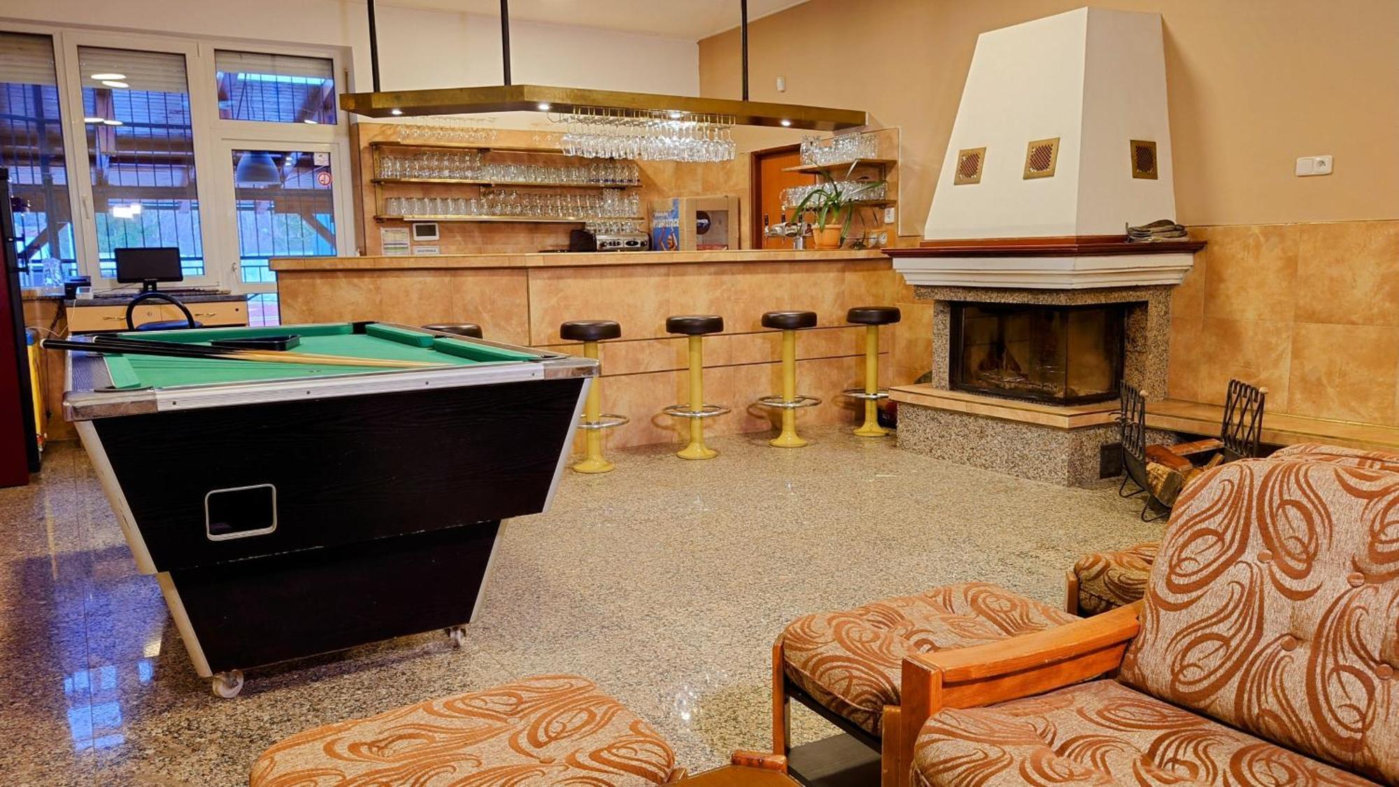 Kněžmost Raj Sportovni A Rekreacni Resort Branzez מראה חיצוני תמונה