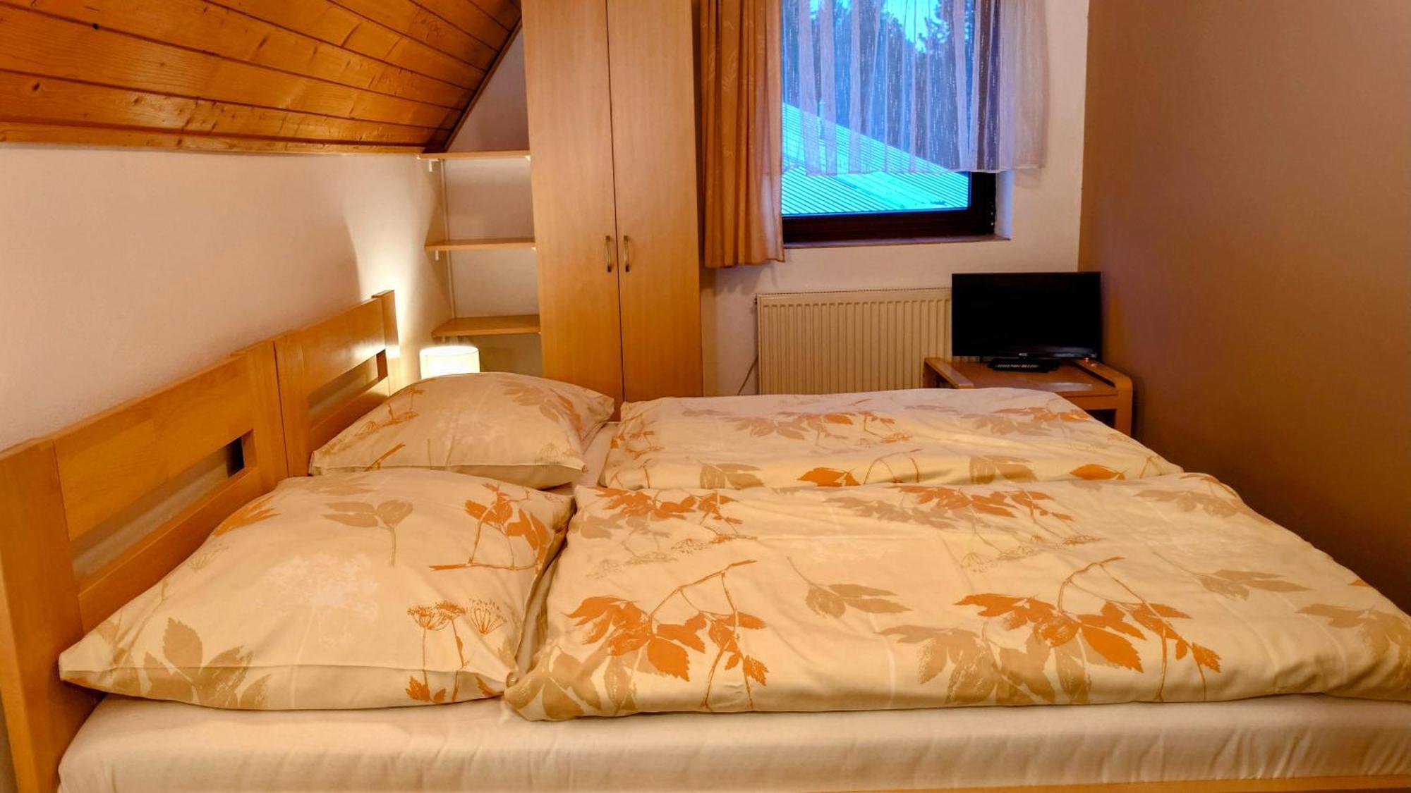 Kněžmost Raj Sportovni A Rekreacni Resort Branzez מראה חיצוני תמונה