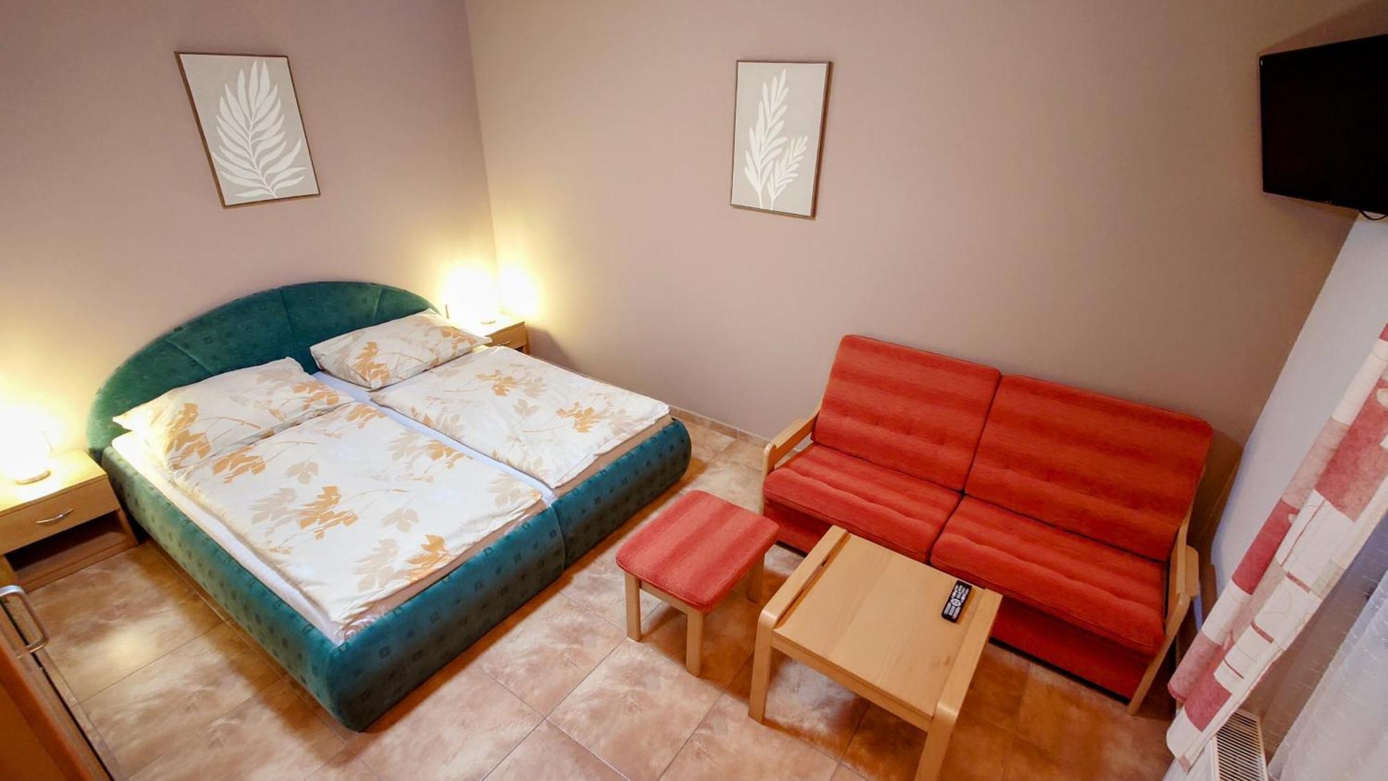 Kněžmost Raj Sportovni A Rekreacni Resort Branzez מראה חיצוני תמונה