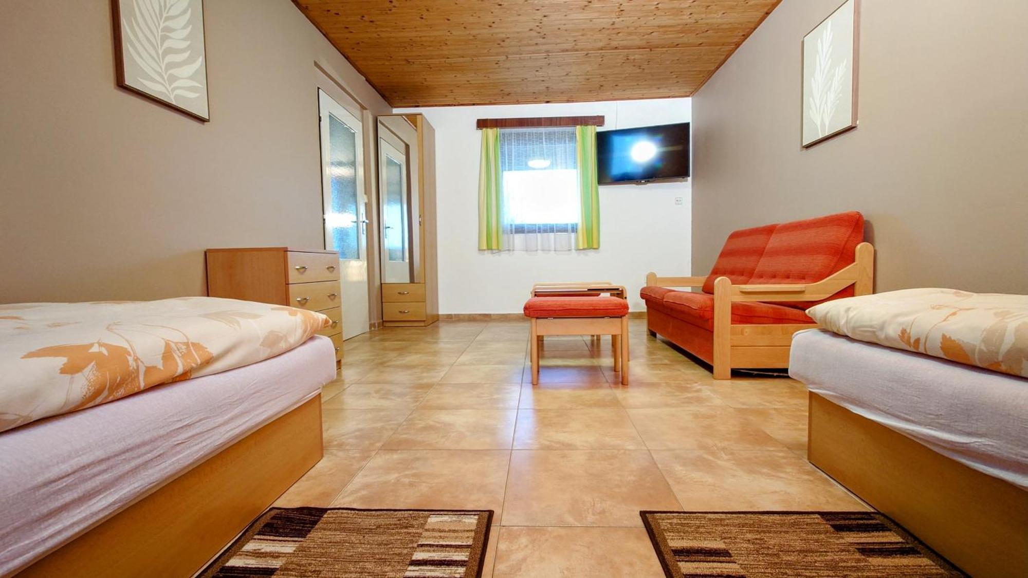 Kněžmost Raj Sportovni A Rekreacni Resort Branzez מראה חיצוני תמונה
