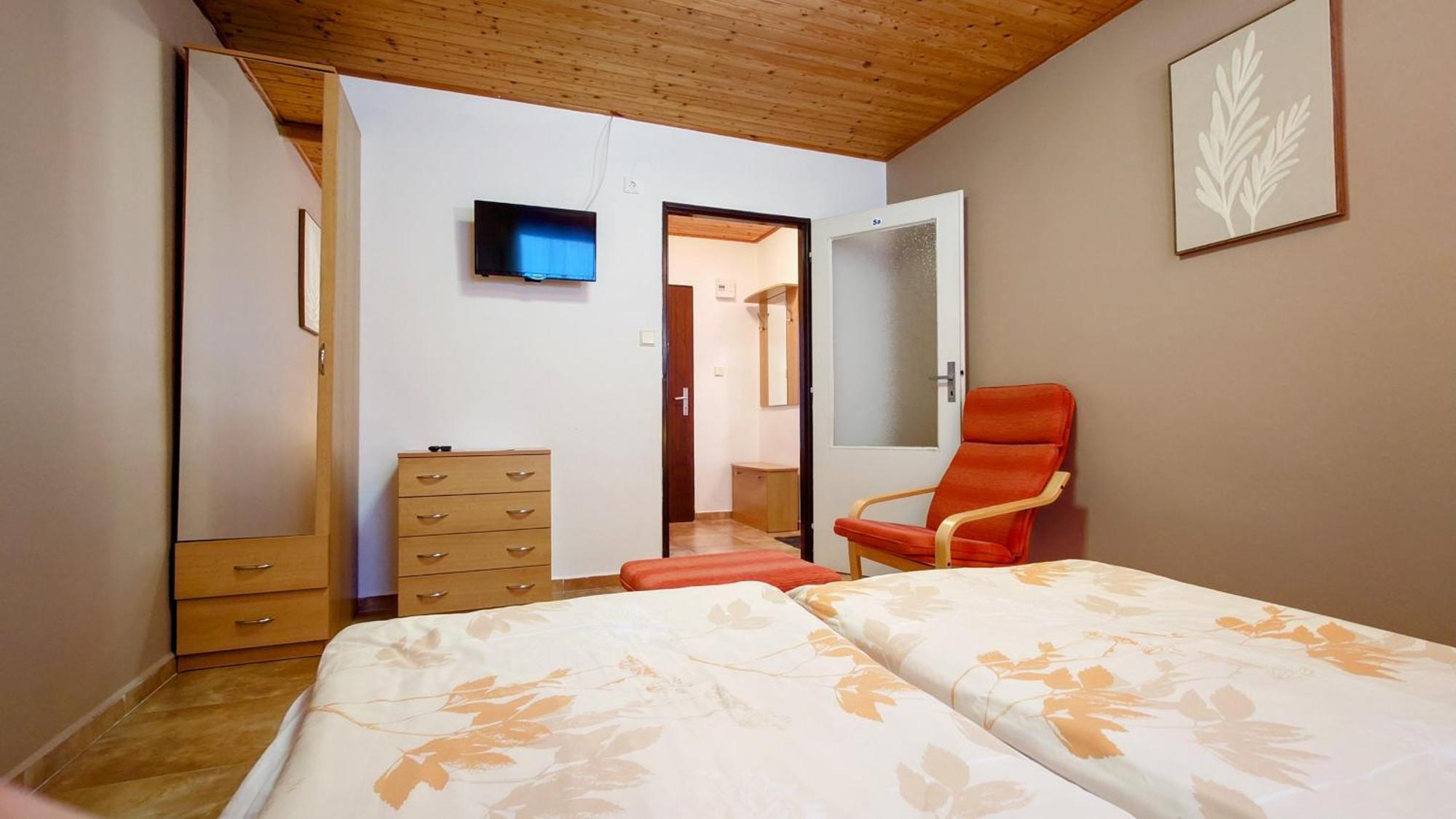 Kněžmost Raj Sportovni A Rekreacni Resort Branzez מראה חיצוני תמונה