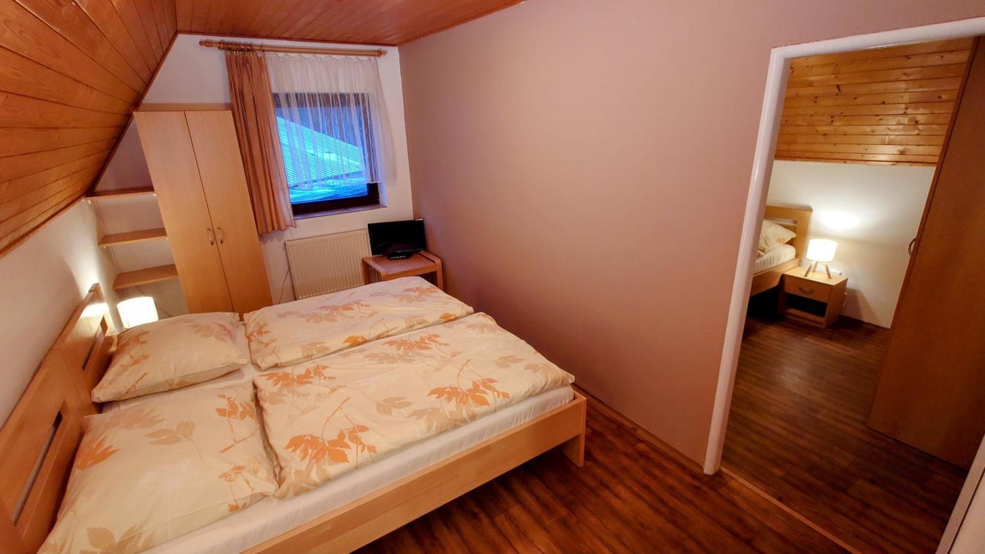 Kněžmost Raj Sportovni A Rekreacni Resort Branzez מראה חיצוני תמונה