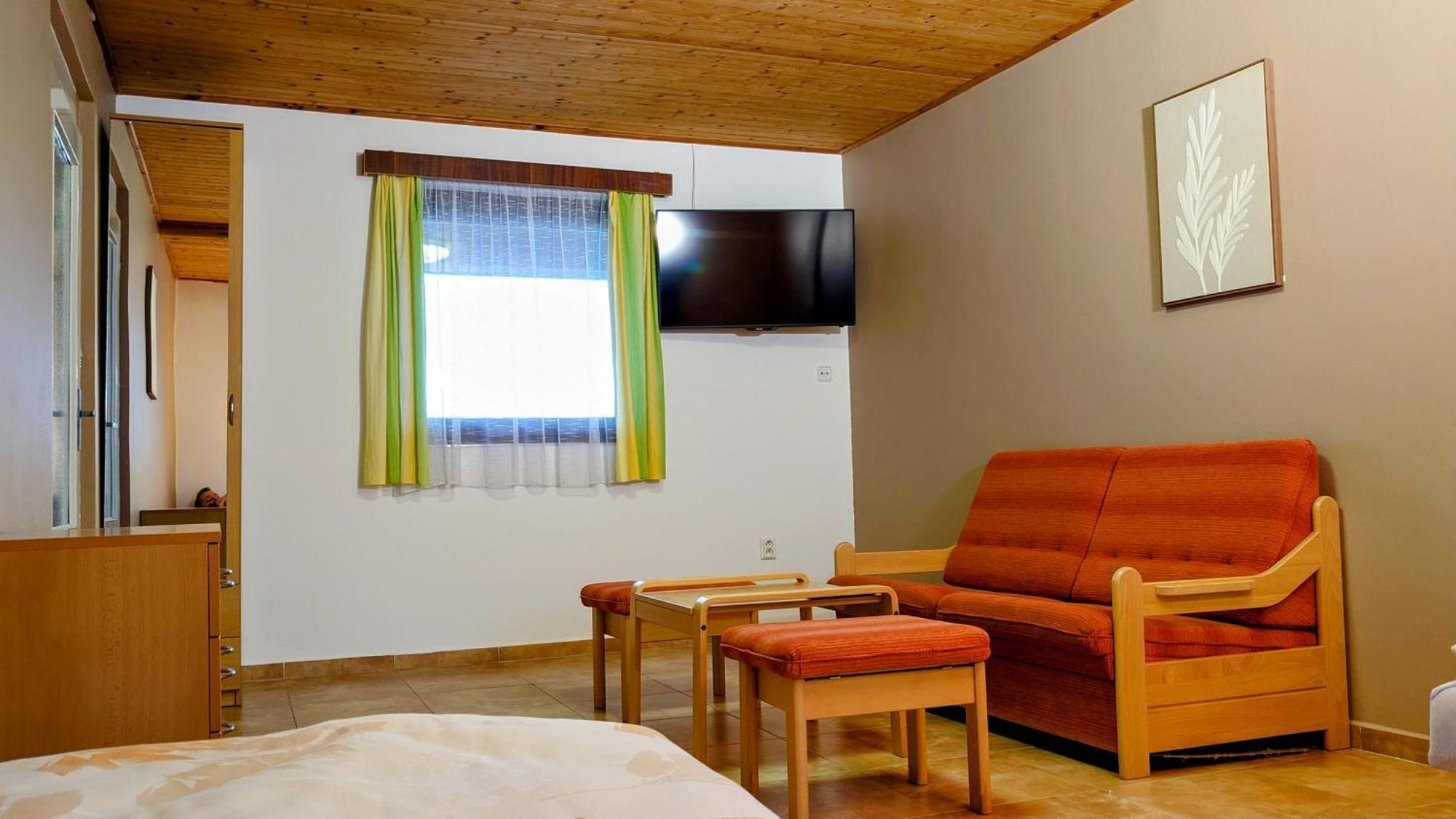 Kněžmost Raj Sportovni A Rekreacni Resort Branzez מראה חיצוני תמונה